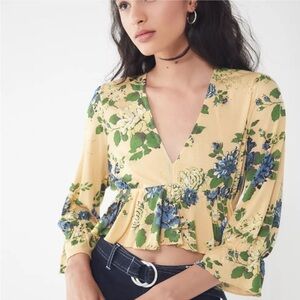 Urban Outfitters Y2K Blossom Peplum Cropped Top. Size XS